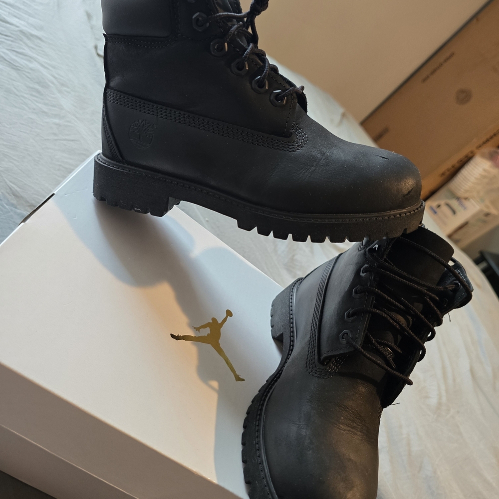 Timberland Black Boots Primaloaft Insulated 200 Gram Waterproof Size 2M